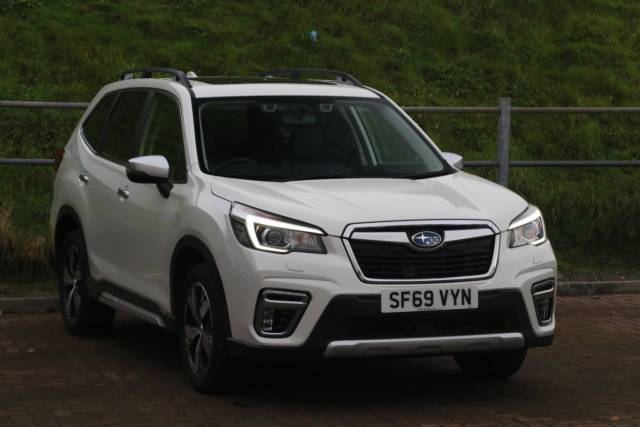 Subaru Forester 2.0i e-Boxer XE Premium 5dr Lineartronic Estate Petrol / Electric Hybrid White